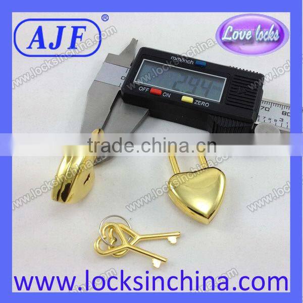 Very cute and fashionable Metal heart mini lock for wooden box