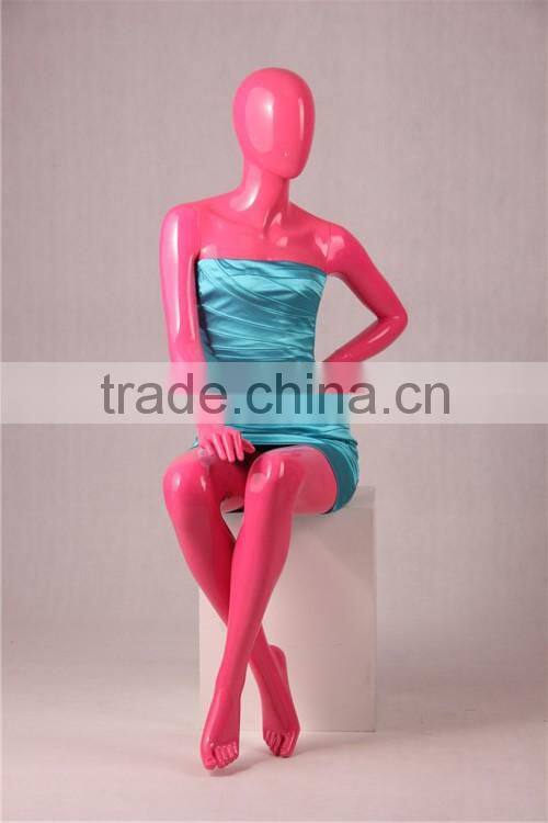 Christmas window display women mannequins with abstract face