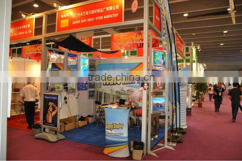 Aluminum snap frame LED picture frame