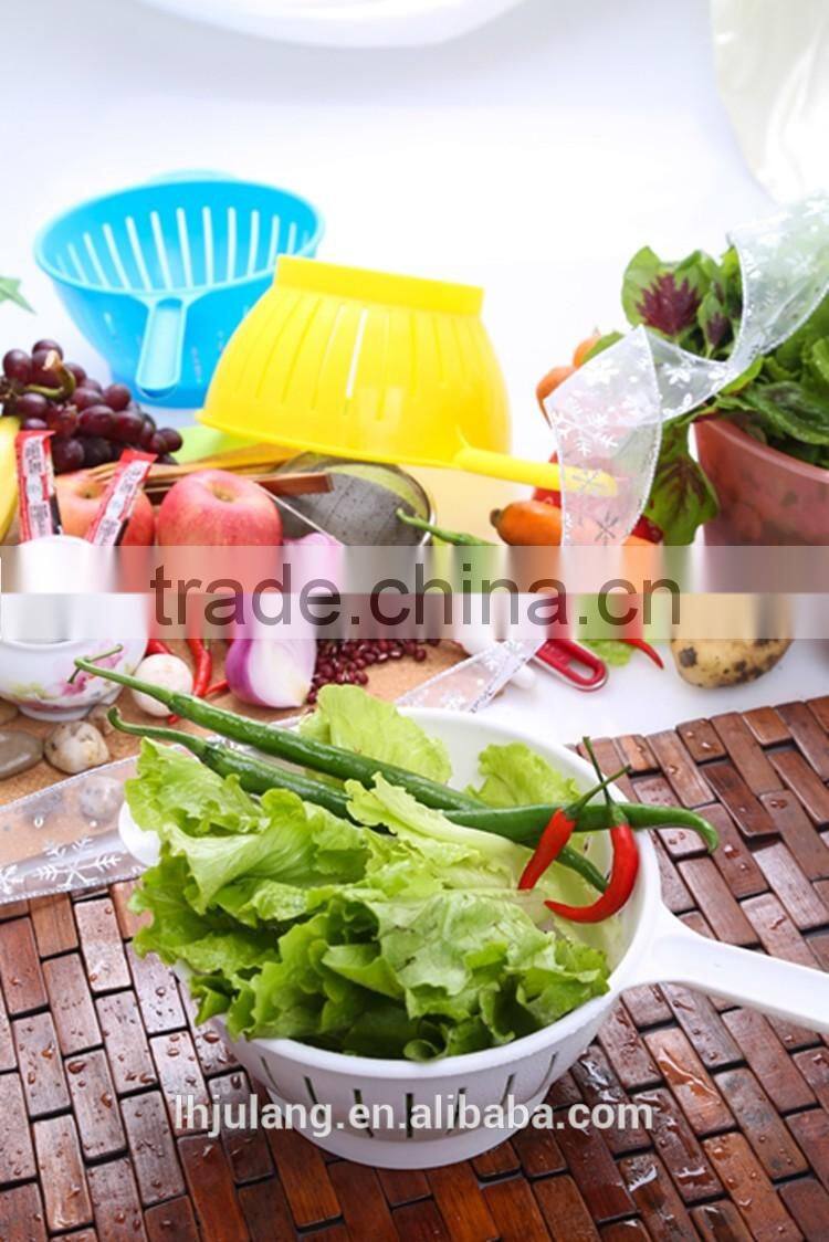 Useful plastic Colander with handle for Kitchen / Plastic Colander with handle