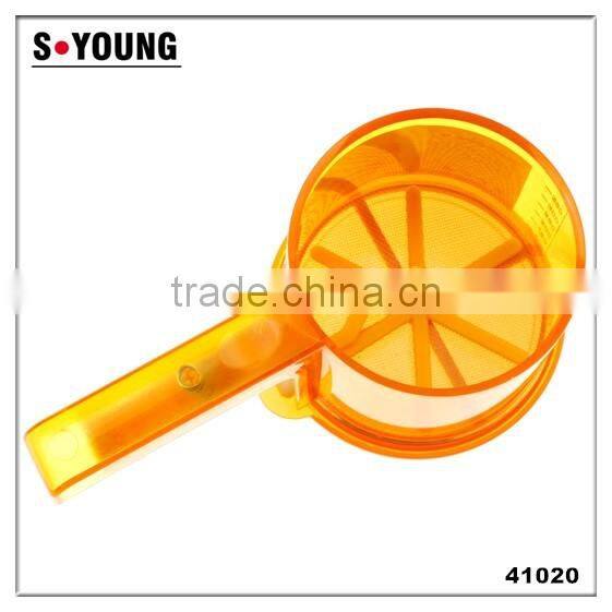 41020Fashional cake baking tools hand operated plastic Flour Sifter