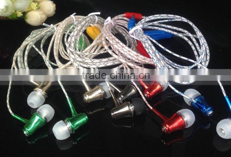 Metal Head Cheap Colorful Earphones Headset LED Flash Night Light Noctilucent Earphone With Clip Mic For Smart Phone