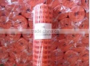 Disposable plastic cargo containment net