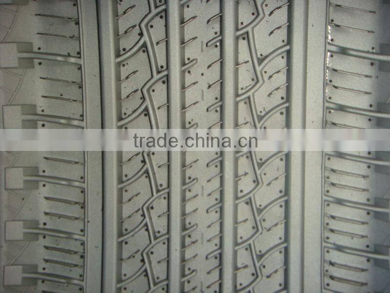 Segmented Tire Molding Machine