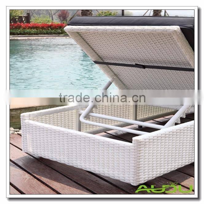 Audu New York Garden Outdoor Rattan Lounger