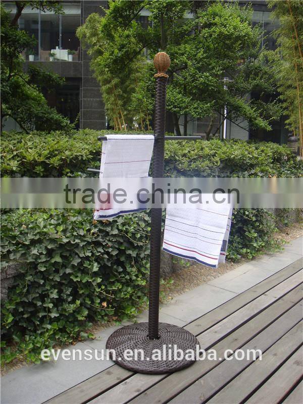 Garden and outdoor use rattan colthes hanger