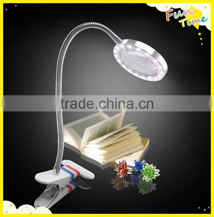 2016 latest popular fashionable New design gooseneck clip reading magnifier with LED light