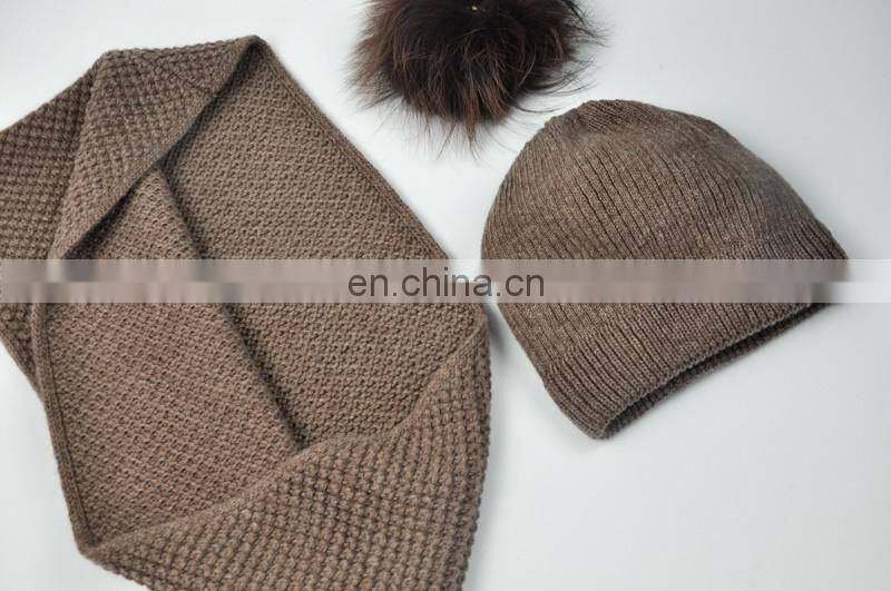 Wholesale Knitted Scarf Women Raccoon Fur Ball Winter Hat All in One Hat and Scarf
