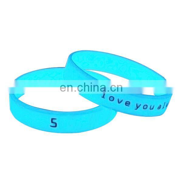 Debossed silicon bracelet band factory