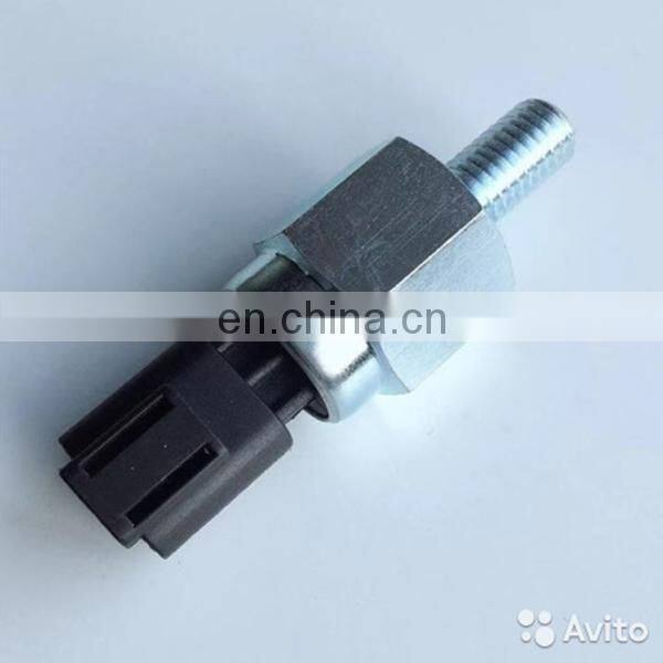 32004046 Diesel Engine Oil Pressure Switch 32004046 diesel engine truck parts