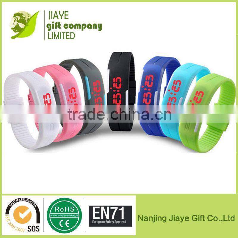 Thin rubber sport watch led