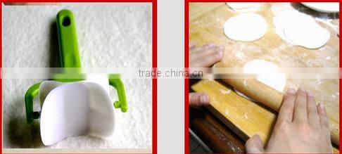 Wholesale Stock Small Order Kitchen 360 Degree Rotate Dumpling Wrapper Mould