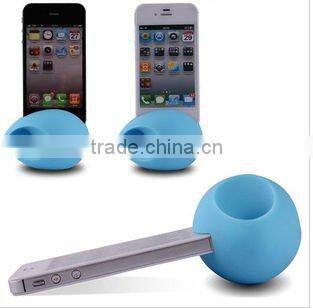 2012 HOT design silicone phone stand holder for iphone 5