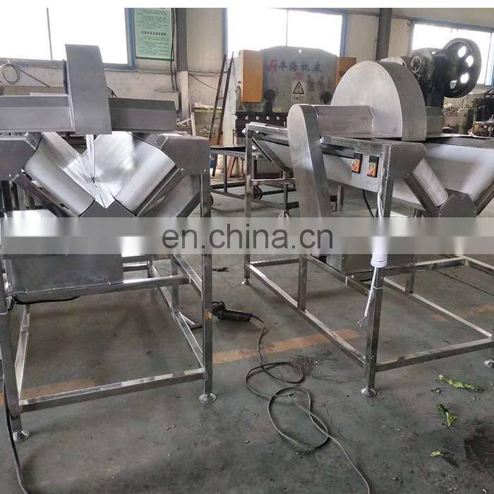 Sauerkraut half cutting machine for cabbage cutting into two parts