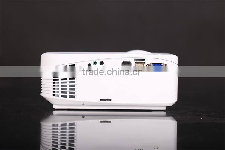 New model Mulitifunction Mini digital led projector