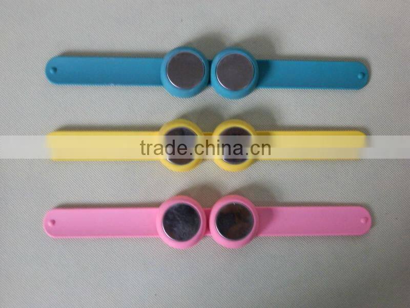 professional silicon magnet wrist