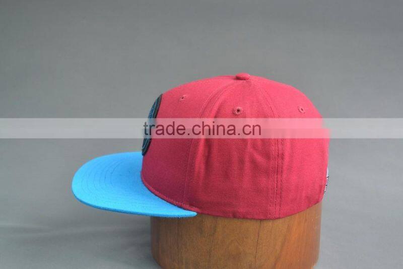 Custom 100% cotton twill 6-panel snapback cap with woven label