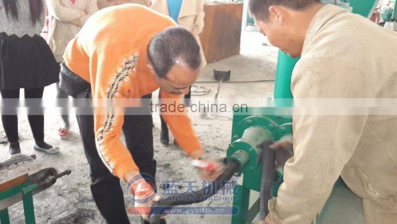 Power Saver Wood Sawdust Briquette Extruder Machine Screw Press Machine