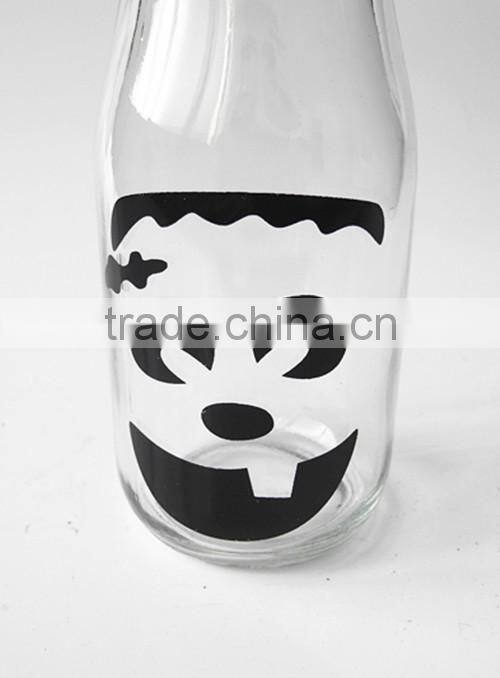 black skull head decorate glass bottle for juice or liquior with metal lid straw