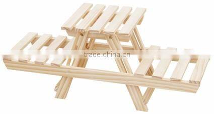 Wooden mat with wheels for your flower pot