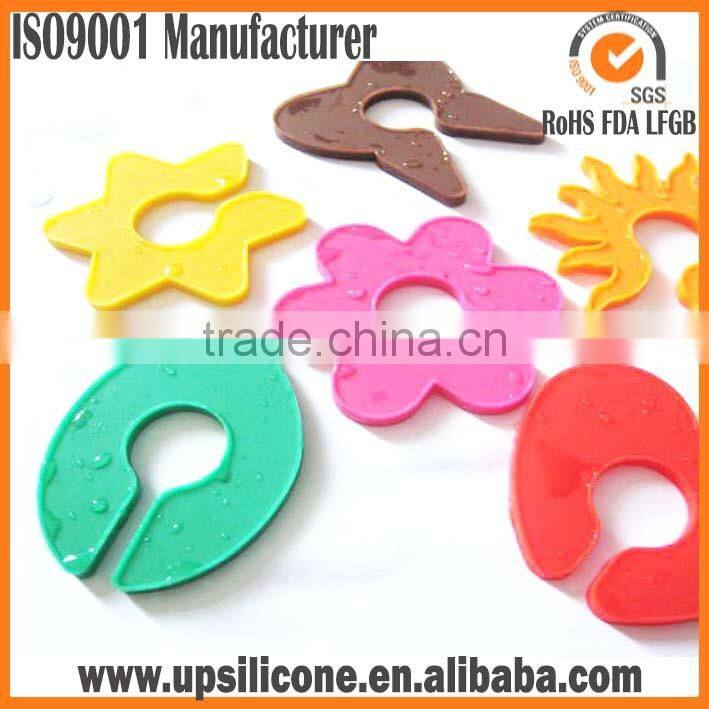 wholesale round shaped silicone cup wine glass marker/silicone rubber wine glass suction