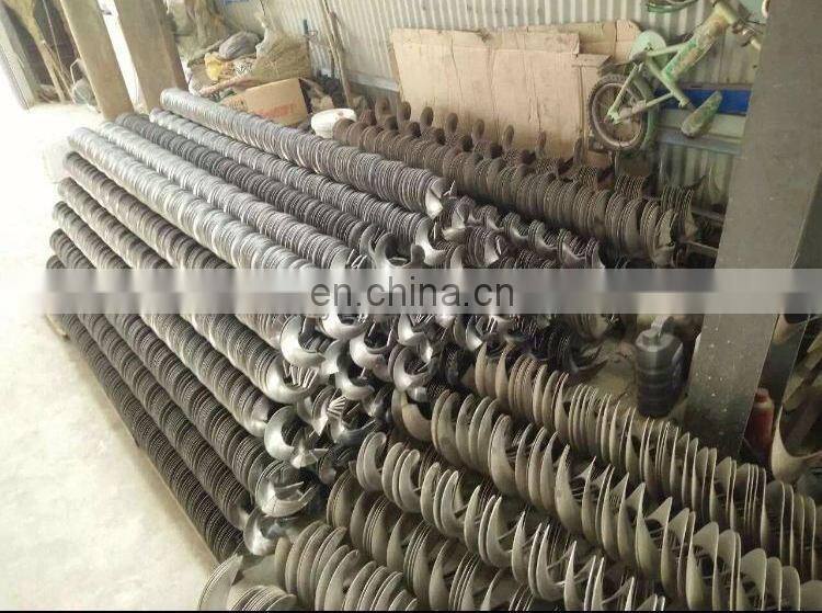 Flexible shaftless small screw conveyor for powder/sand concrete/grain