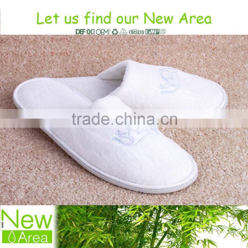 low price one color embroidery logo wholesale hotel disposable slipper