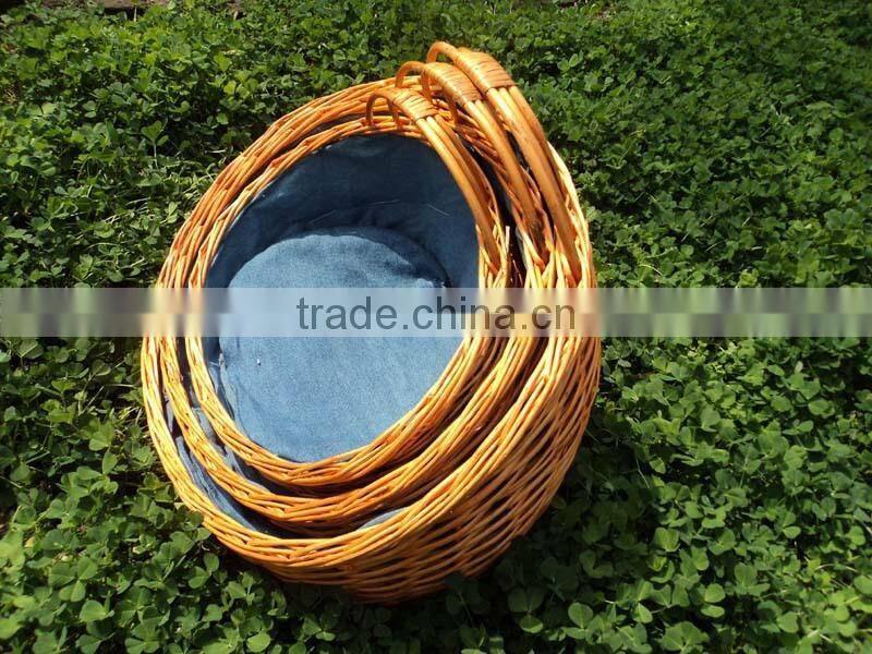 Nice Look Wicker Dog Bed And Canopy