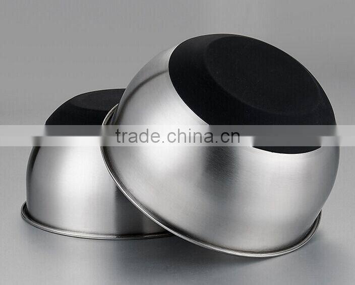 wholesale non-slip Stainless Steel Mixing salad bowl with spout