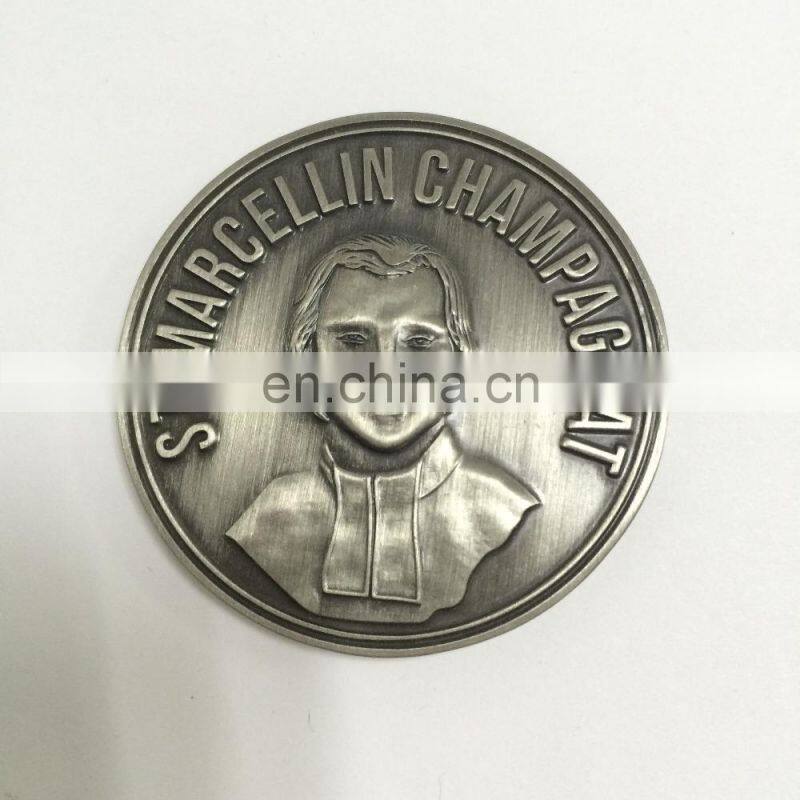 Commemorative coins with comfortable appearance Personalized design of an association as the membership souvenir