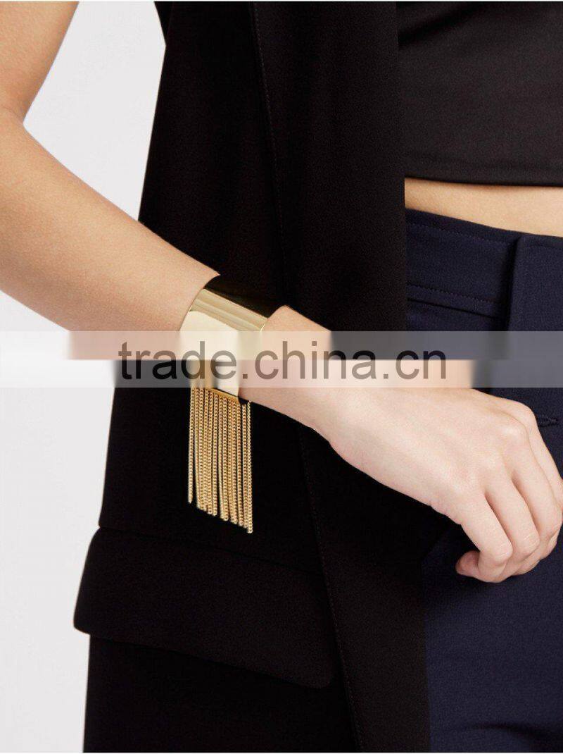 Engraved Leather Bracelet with Nameplate