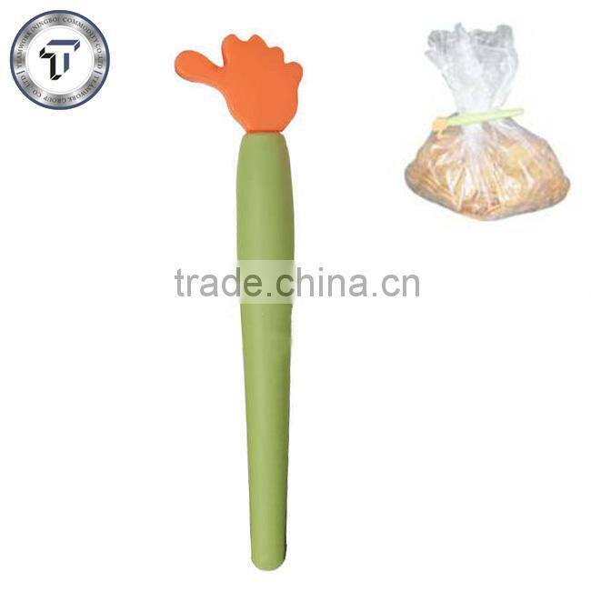Plastic bag clip