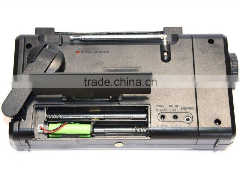 solar charger manual dynamo fm radio with led flashlight