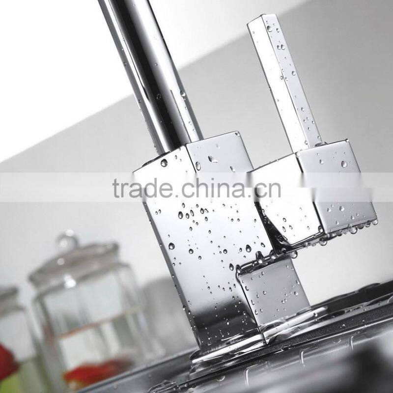 Classic Deck Mounted Single Hole Kitchen Pull Out Faucet Spring Spray Mixer Tap