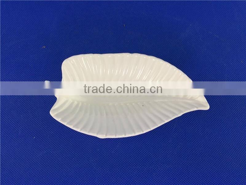 porcelain mini oven dish banana leaf shape
