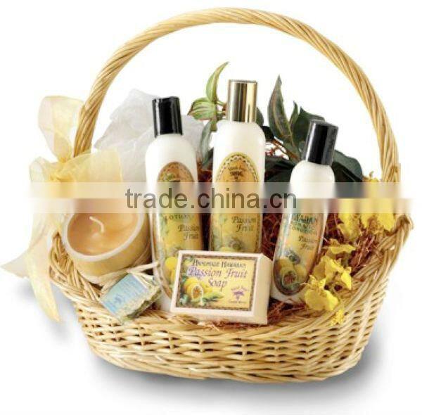 spilt willow with plastic lining gift basket decorations