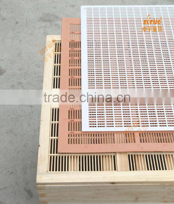 bulk supply beekeeping equipment plastic propolis collector for sale