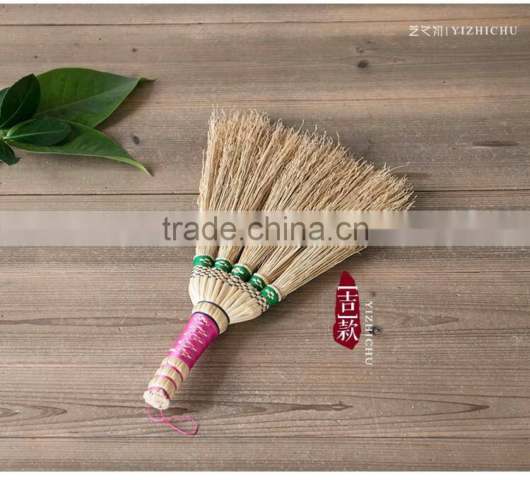 small handcraft cleaning corn brush