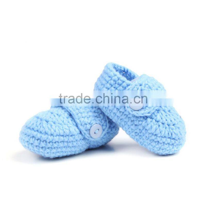 Fancy Button Style Hand Knitted Crochet Shoes Winter Indoor Infant Baby Shoes