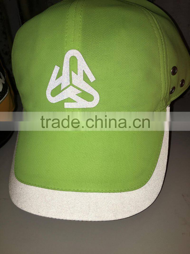 different shapes of Relfective logo be heated on caps