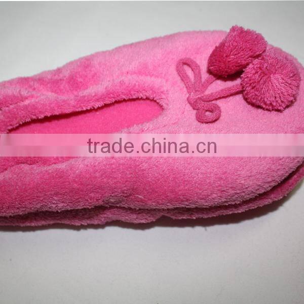 New design winter bedroom slippers with ball cute plush slippers