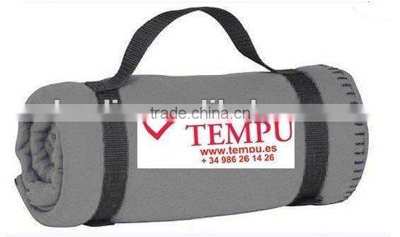 100% polyester outdoor travel blanket with bag