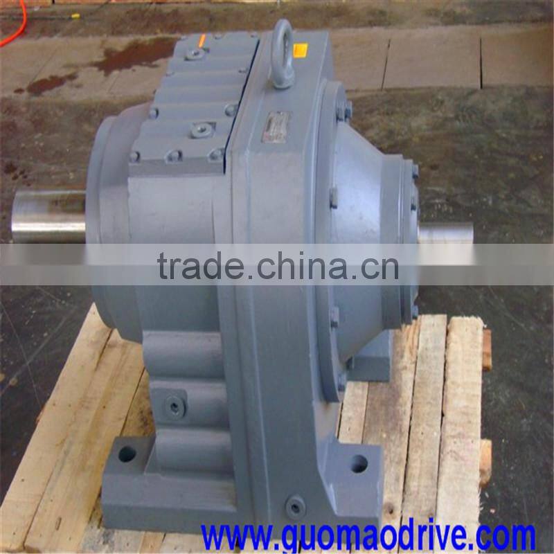 Helical gear reductor motors
