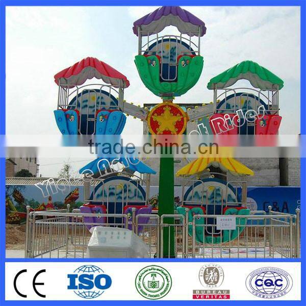 Theme park ride mini ferris wheel