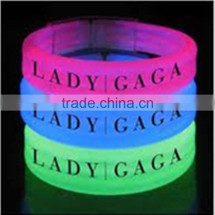 Hot Glow Plastic Promotional Gift Wristband Bracelet with Customizd Logo