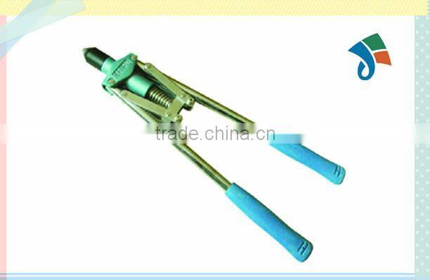 Professional quality double handle hand riveter