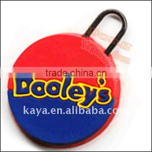 2016 Customized 3d soft plastic cartoon zipper puller