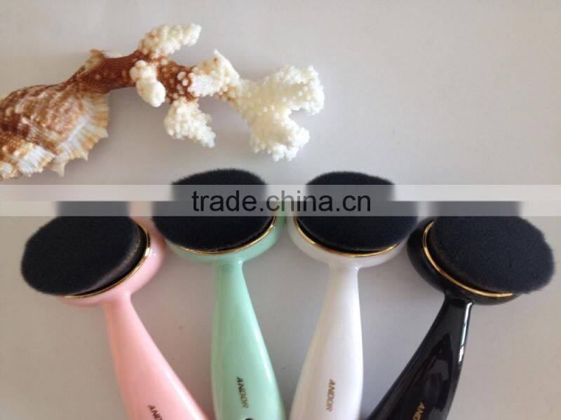 colorful retractable round hair kabuki brush