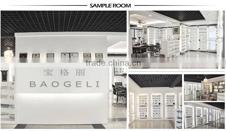 Understated design High quality Zinc alloy Burnished chrome Bathroom accessories Wall mounted Glass shelf