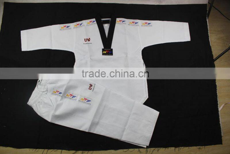 Custom ultra light stripe taekwondo uniform make in China